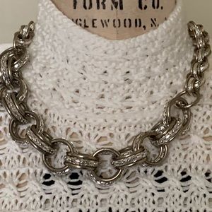 VINTAGE FASHION SILVER TONE NECKLACE